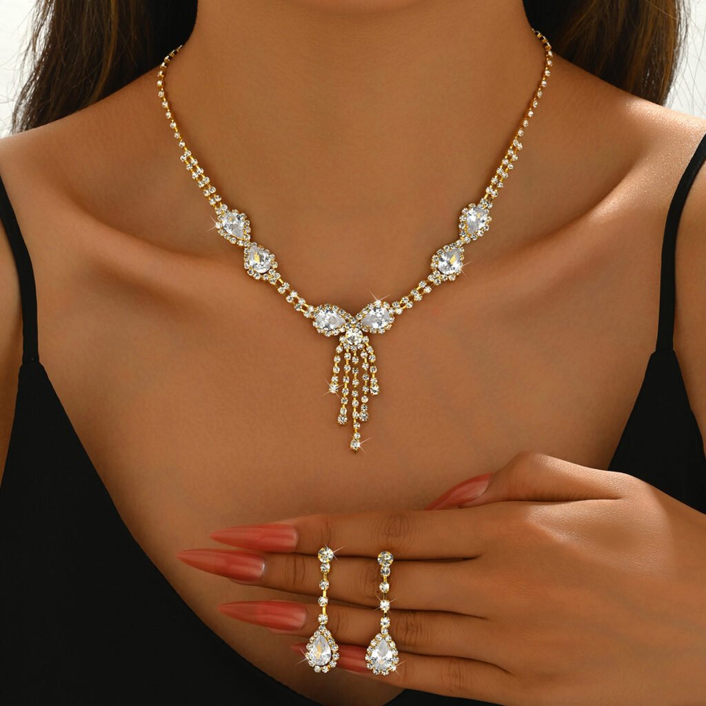 2026 New Wholesale High-grade Crystal Jewelry Suit Water Drop Necklace Earrings Women Jewelry Suit