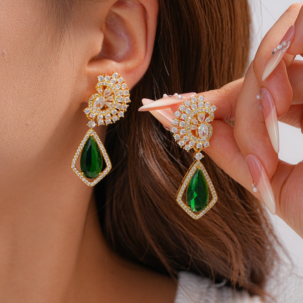 18K Gold Plated Waterdrop Zircon Stud Earrings Silver Needle Women Ear Jewelry For Daily Dating Banquet Party Occasions