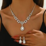 New Hot-selling High-end Jewelry Cross-border Jewelry With Crystal Full Diamond Women's Neck Necklace Earrings Two-piece Set