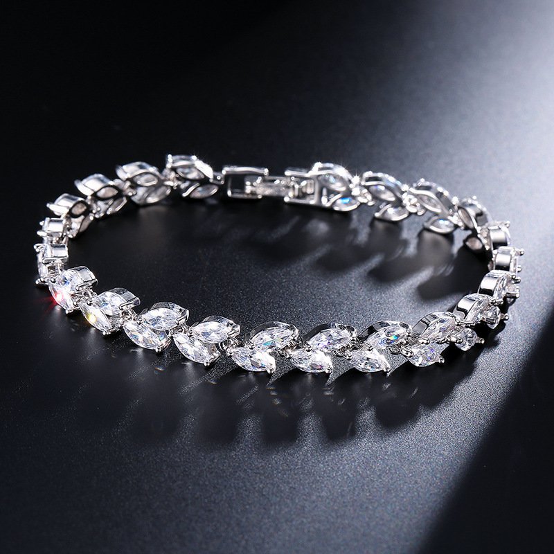 Korean-Style Fashion Minimalist Niche Willow Leaf Bracelet For Women, Exquisite Light Luxury With A High-End Feel, Inlaid With Aaa Zircon, Women's Jewelry